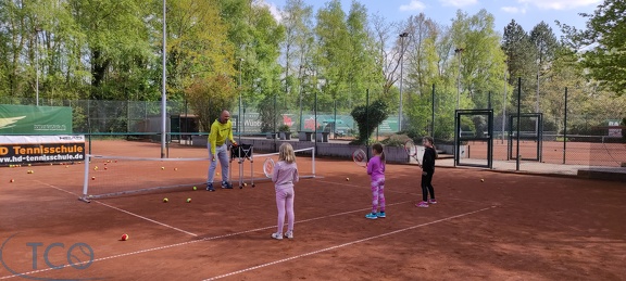HD Tennisschule -  Trainer Stasa