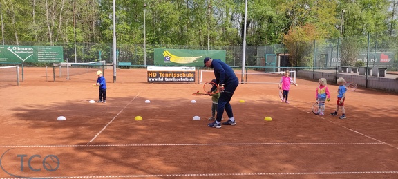 HD Tennisschule -  Trainer Stasa